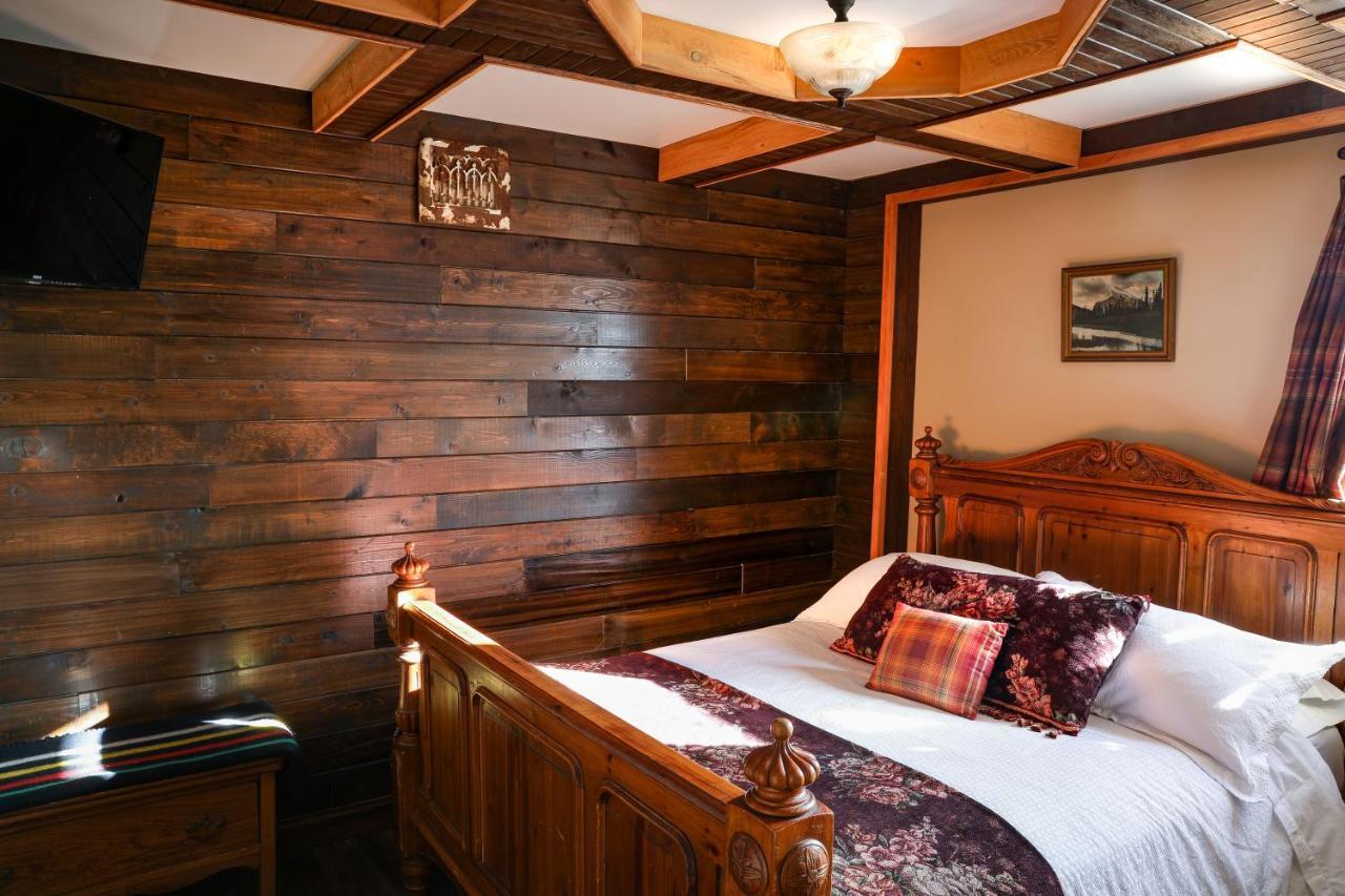 The Cochrane Rockyview Hotel Екстер'єр фото