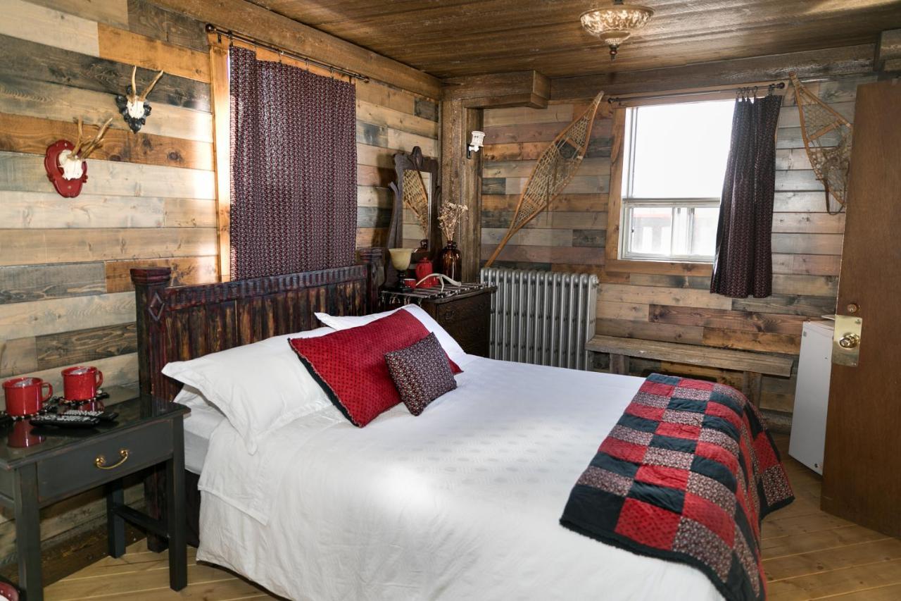 The Cochrane Rockyview Hotel Екстер'єр фото