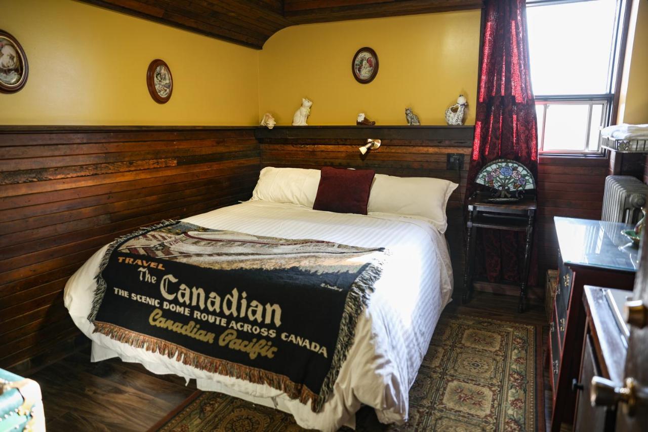 The Cochrane Rockyview Hotel Екстер'єр фото