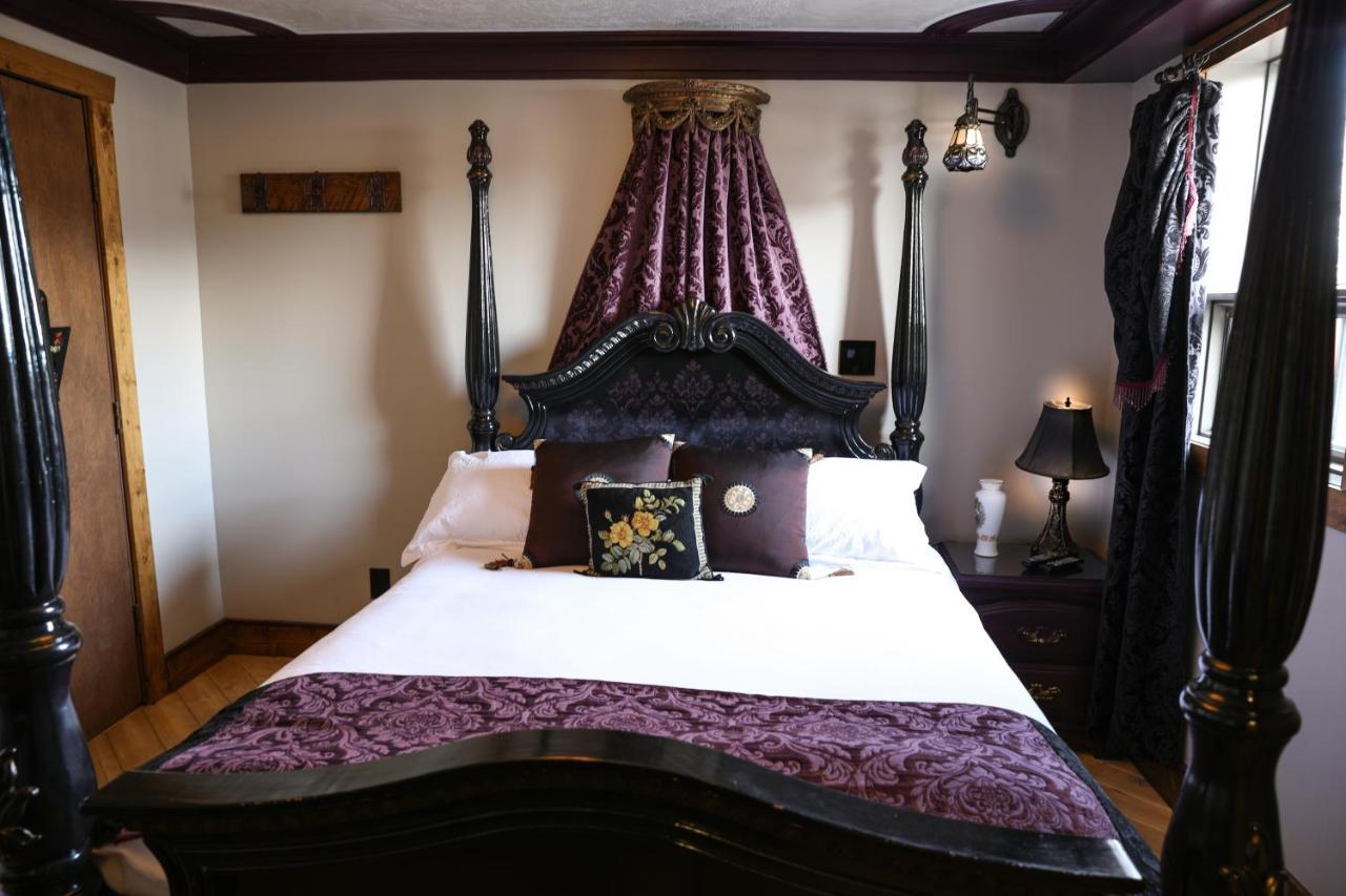 The Cochrane Rockyview Hotel Екстер'єр фото