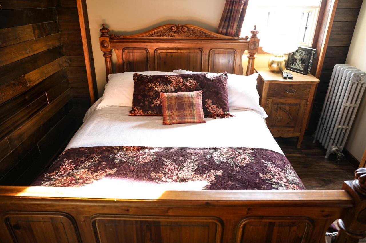 The Cochrane Rockyview Hotel Екстер'єр фото